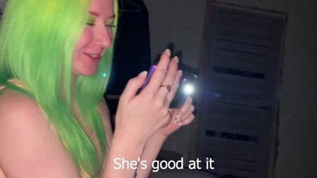 Она знает как сделать мужику приятно!