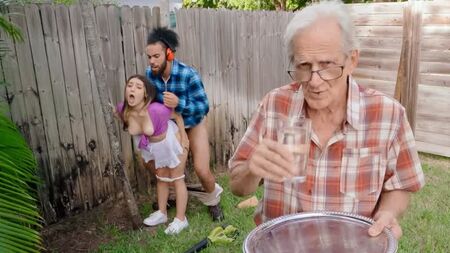 Ты почему сразу не сказал, что у тебя внучка шлюха!