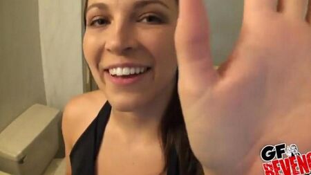 Красивый быстрый секс в ванной