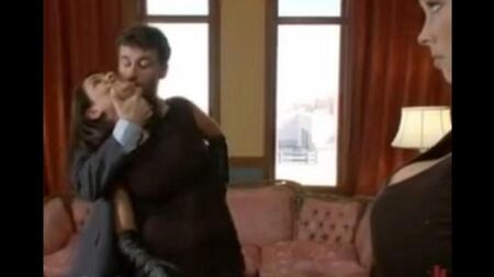 Наказание жены и служанки в стиле БДСМ