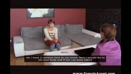 Девушка лесбиянка на женском порно кастинге