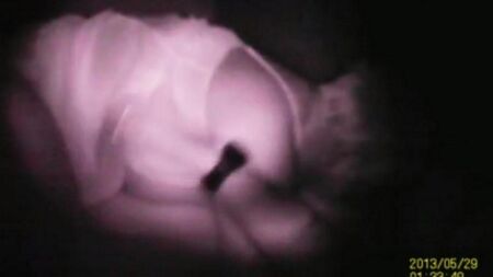 Через дыру в стене снимают секс соседей