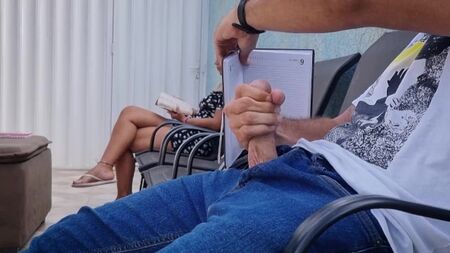 Леди, а вы мне отсосать случайно не хотите?