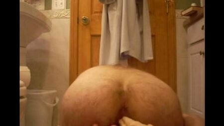 Резиновый фалос в моем анусе - домашнее