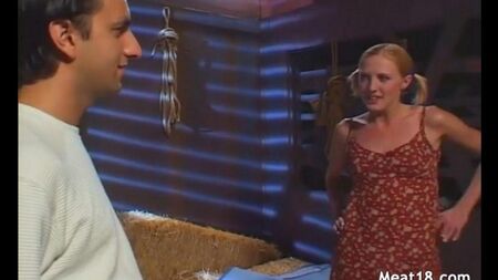 Долго упрашивала брата себя трахнуть