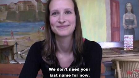 Заплатил денег и трахнул в публичном туалете