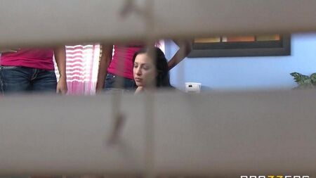 Первокурсницу ебут в общежитии колледжа