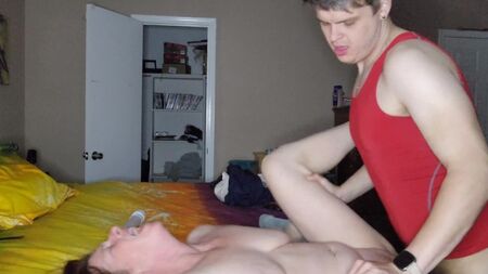 Какой то ты неуклюжий ебарек