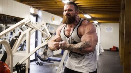 Seth Feroce Trains Arms