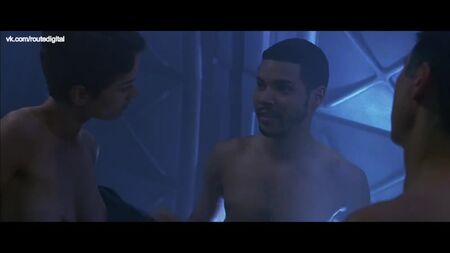 Robin Tunney, Angela Bassett Nude - Supernova (2000) Watch Online / Робин Танни, Анджела Бассетт - Сверхновая