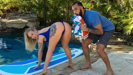 Преклонись перед моей попочкой!