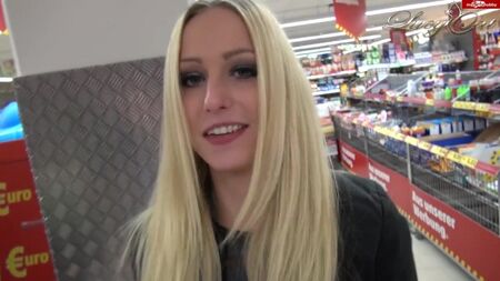 секс в магазине