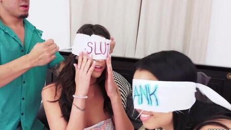 Вечеринка студентов в доме