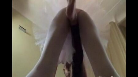 Балерины лесбиянки и страпон