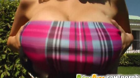 Тупая сучка с большими буферами