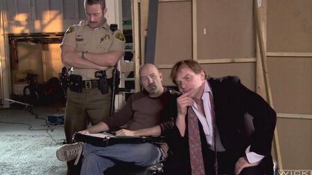 Босс насильно трахнул подчиненную в своем офисе