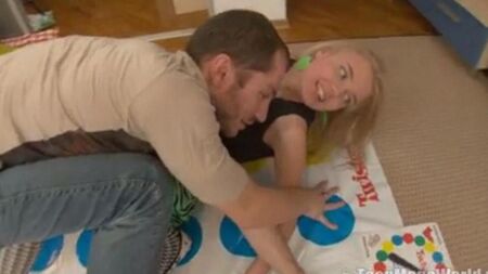 Молодая русская пара занимается сексом после универа