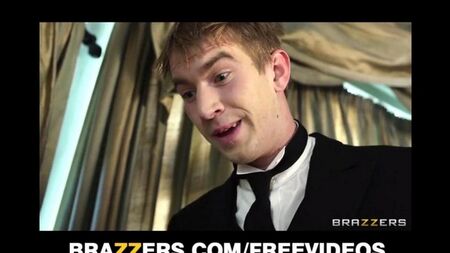 Японская малышка и секс в ванной