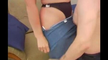 Трахнуть маму или бабушку в кресле это инцест