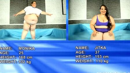 Толстухи показывают свои письки крупным планом