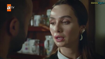 Evli ve Öfkeli 18 Эсра