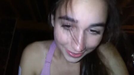 ебет малолетку (сверху porn трахает пизда хуй член юная школьница худая молоденькая сиськи кончил внутрь жопа рот анал сперма)