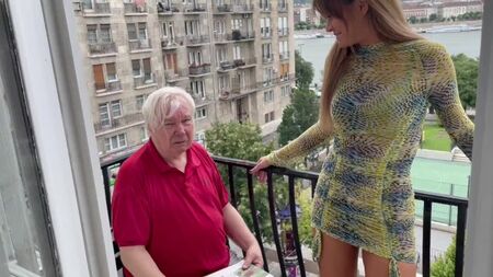 Не заходи в комнату. Дай нам спокойно потрахаться!