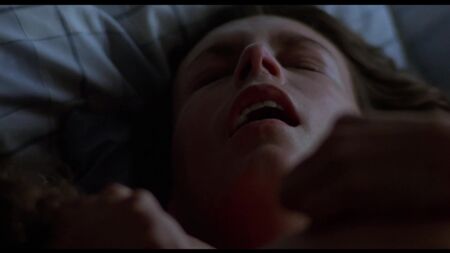 Jamie Lee Curtis Nude - Blue Steel (1990)