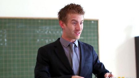 Препод отымел непослушную студентку