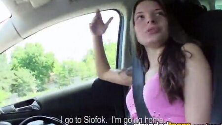 Китти Джейн трахают в сломанной машине