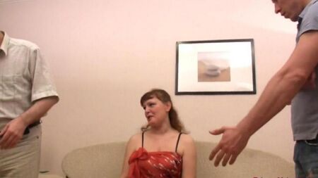 Двойной минет от старой бабы