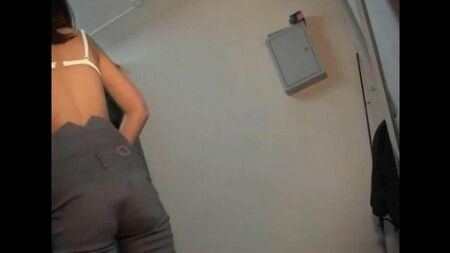 Камера в раздевалке модельного агентства