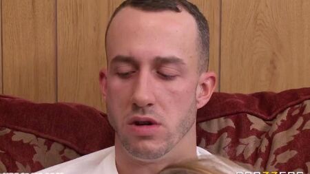 Мать учит сына и дочь анальному сексу