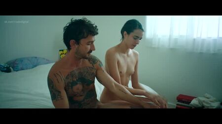 Margaret Qualley Nude - Love Me Like You Hate Me (2020) 1080p / Маргарет Куэлли - Люби меня, как ненавидишь