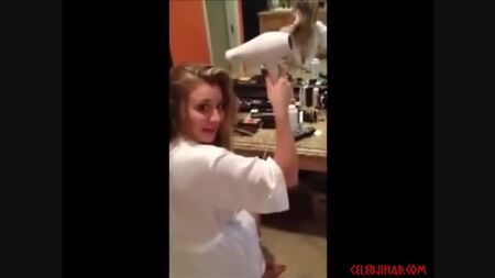 Kaley Cuoco - Leaked Sex Tape