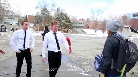 [Нетипичная Махачкала] Делают приятное женщинам