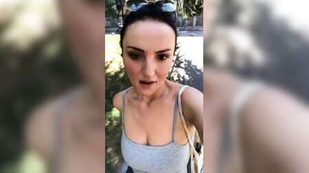 Arisa Tette ballonzolanti