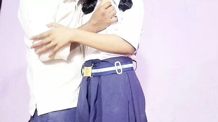 Desi college girl ne apane boy friend ko ghar par bulakar chut ko chudawaya