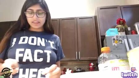 It_s-real-Mia-Khalifa-cam-show!.mp4