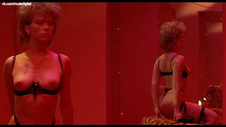 Sherilyn Fenn, Lois Chiles, Britney Marsh Nude - Diary of a Hitman (1991) HD 1080p BluRay